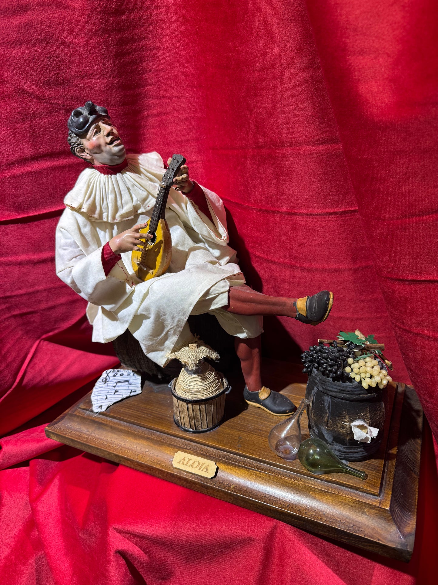 Pulcinella 38 cm h che suona mandolino tecnica 700