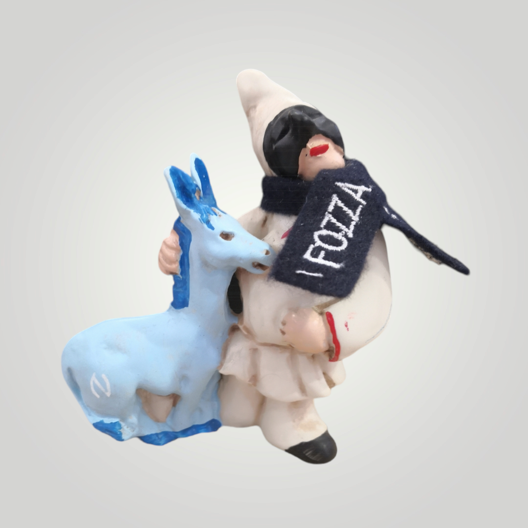 Pulcinella con ciuccio napoli in ceramica